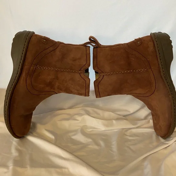 UGG SUEDE NEEVAH ANKLE BOOTS SN 1003421 Brown – size 9 - Picture 13 of 16